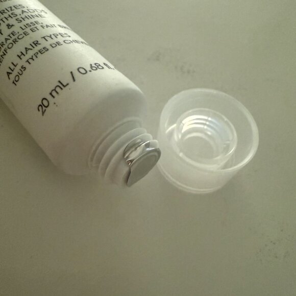 Olaplex No.8 Bond Intense Moisture Mask 20ml / 0.68 fl.oz. For All Hair Types - Picture 3 of 3